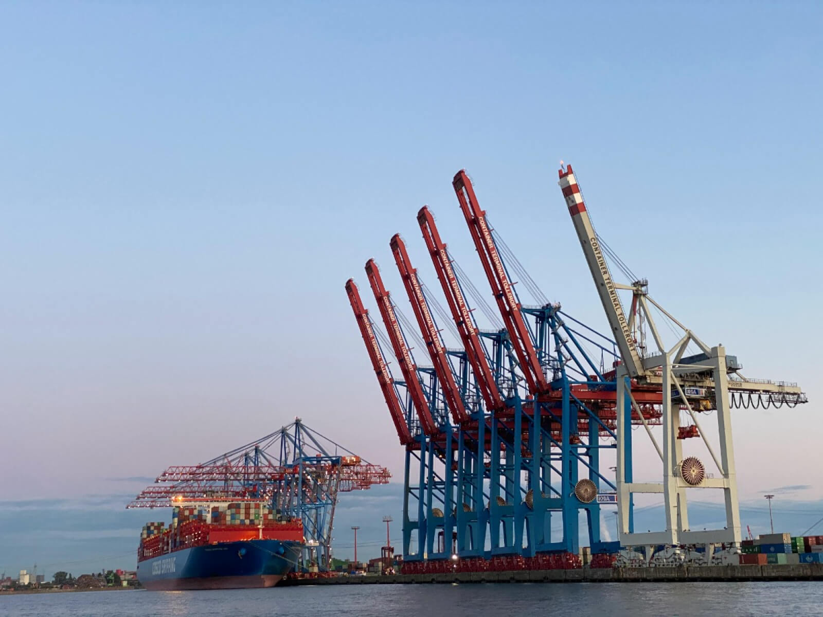 Haulage and Logistics Sector Expertise webpage | Affinia. Accountants and Business Advisers. Haulage accountancy.